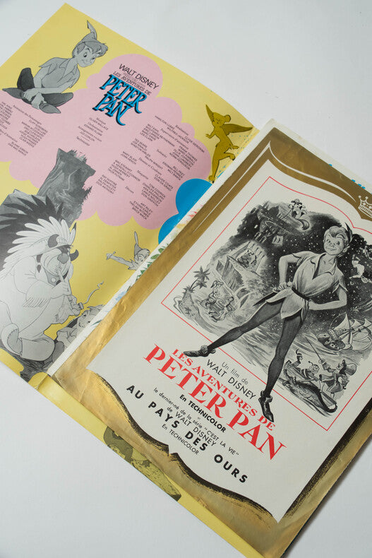 Peter Pan — Dossier de presse complet original · Walt Disney · 2 dépliants + dossier 28p. + affiche + affichette + 11 photos d'exploitation · Studios Walt Disney, 1953