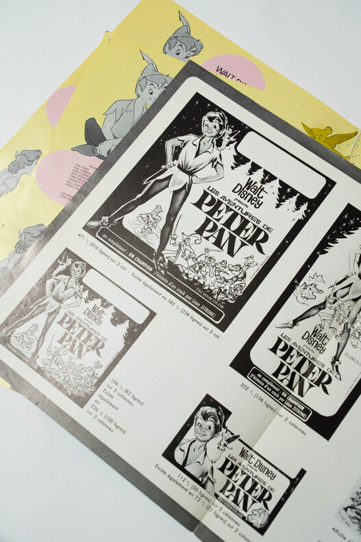 Peter Pan — Dossier de presse complet original · Walt Disney · 2 dépliants + dossier 28p. + affiche + affichette + 11 photos d'exploitation · Studios Walt Disney, 1953