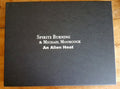 An Alien Heat — Spirits Burning & Michael Moorcock · Coffret collector n° 179/250 · Signé Moorcock, Falcone & Bouchard · Gonzo Multimedia, 2017
